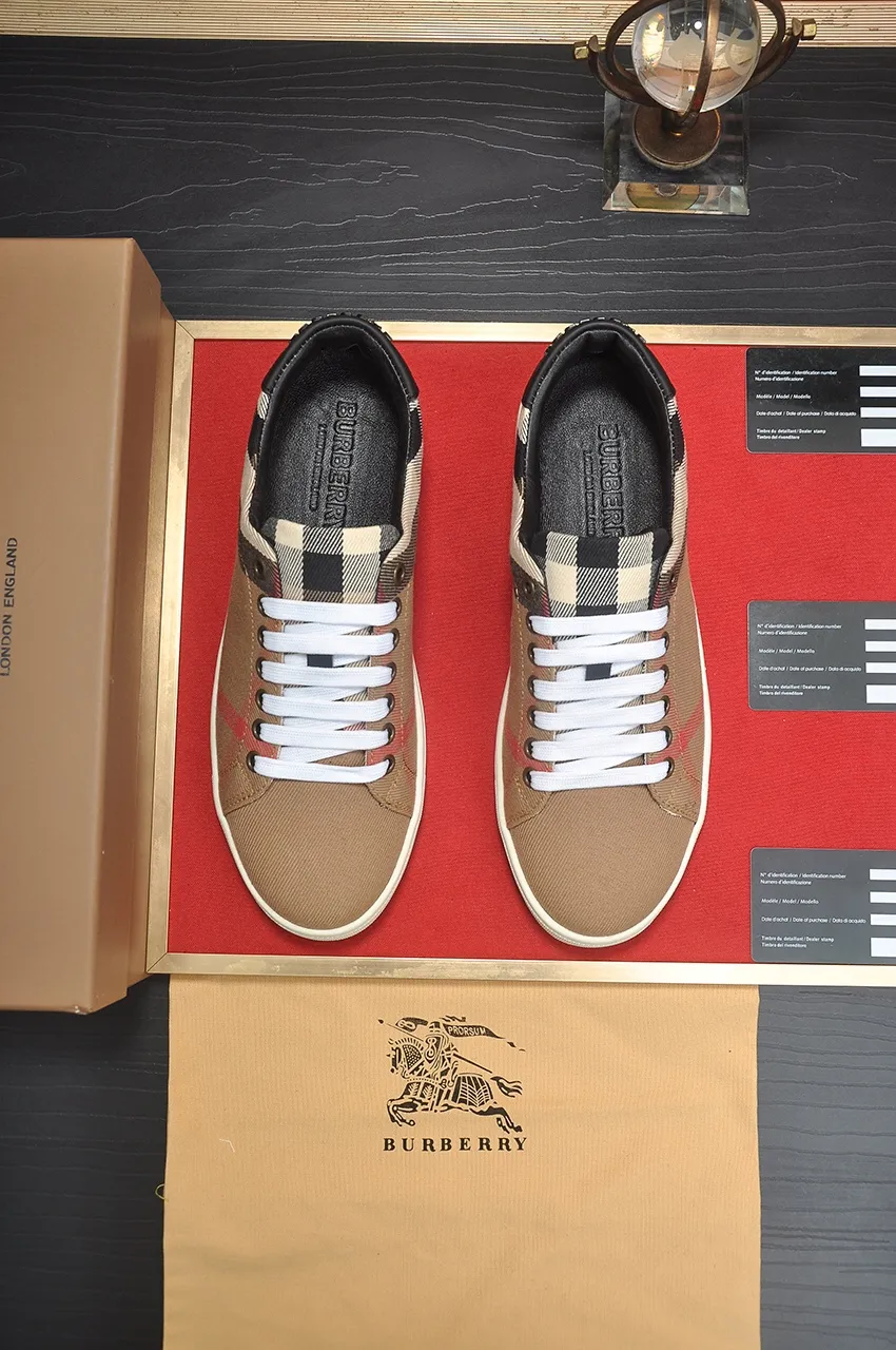 Men's shoes💰480💶[Burberry] (cowhide lining) classic low-top sneakers｜Imported cowhide with classic plaid fabric｜Cow leather lining｜Original outsole｜Fine workmanship and comfortable to wear Size: 38-44 (customized at 45)